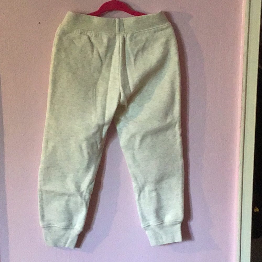 Girls sweats.